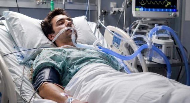 patient in icu on life support